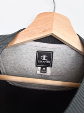 Load image into Gallery viewer, Champion Sweatshirt (M)
