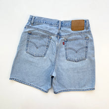 Load image into Gallery viewer, Women’s 90s Levi’s Denim Shorts W32