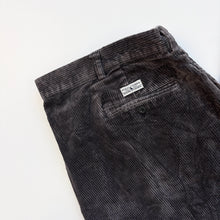 Load image into Gallery viewer, 90s Ralph Lauren Jumbo Cords W40 L34