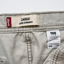 Load image into Gallery viewer, Levi’s Cargo Trousers W38 L30