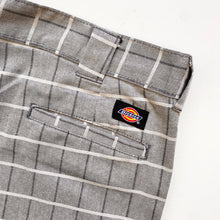 Load image into Gallery viewer, Dickies Shorts W38