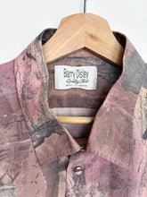 Load image into Gallery viewer, 90s Crazy Print Shirt (L)