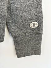 Load image into Gallery viewer, Champion Sweatshirt (M)