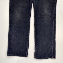 Load image into Gallery viewer, 90s Levi’s 517 Cords W36 L32