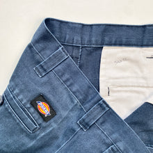 Load image into Gallery viewer, Dickies cargos W34 L32