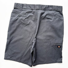 Load image into Gallery viewer, Dickies Shorts W42