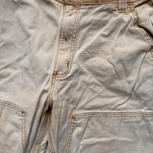 Load image into Gallery viewer, Distressed Carhartt Jeans W36 L32
