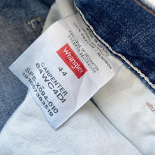 Load image into Gallery viewer, Wrangler Carpenter Shorts W44