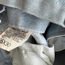 Load image into Gallery viewer, 90s Lee Jeans W36 L30