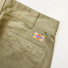 Load image into Gallery viewer, Dickies Shorts W32