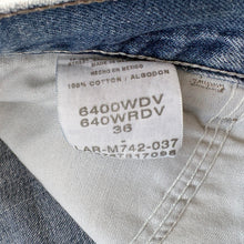 Load image into Gallery viewer, 90s Wrangler Carpenter Shorts W36
