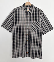 Load image into Gallery viewer, Dickies Check Shirt (L)