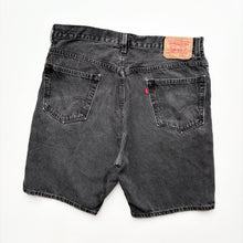 Load image into Gallery viewer, Levi’s 505 Shorts W36