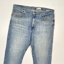 Load image into Gallery viewer, Wrangler Jeans W38 L32