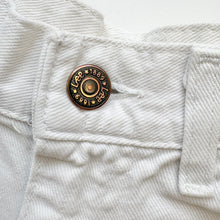Load image into Gallery viewer, Women’s 90s Lee Denim Shorts W28