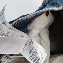 Load image into Gallery viewer, Levi’s Jeans W42 L30