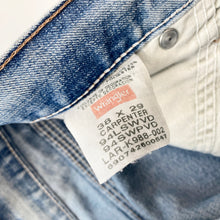 Load image into Gallery viewer, Wrangler Carpenter Jeans W38 L29