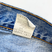 Load image into Gallery viewer, 90s Levi’s Denim Shorts W30