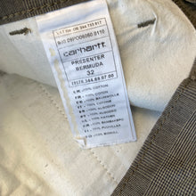 Load image into Gallery viewer, Carhartt Presenter Shorts W32