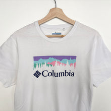Load image into Gallery viewer, Columbia T-shirt (S)
