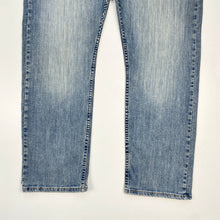 Load image into Gallery viewer, Wrangler Jeans W38 L32