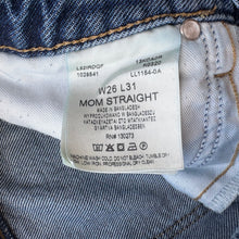 Load image into Gallery viewer, Women’s Lee Jeans W26 L31