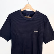 Load image into Gallery viewer, 00s Umbro T-shirt (L)