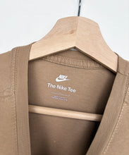 Load image into Gallery viewer, Nike T-shirt (S)