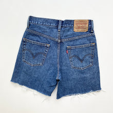 Load image into Gallery viewer, 90s Levi’s 550 Denim Shorts W29
