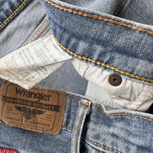 Load image into Gallery viewer, Wrangler Jeans W31 L30
