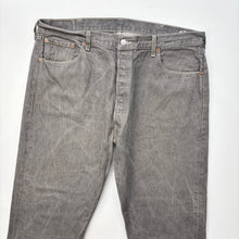 Load image into Gallery viewer, Levi’s 501 Jeans W42 L32