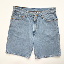 Load image into Gallery viewer, Levis 550 Denim Shorts W36
