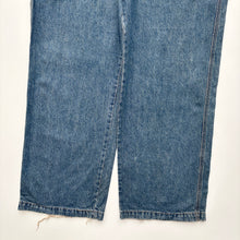 Load image into Gallery viewer, Levi’s Carpenter Jeans W38 L32