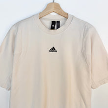 Load image into Gallery viewer, Adidas T-shirt (M)