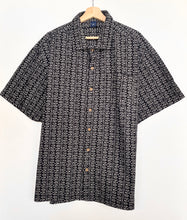 Load image into Gallery viewer, 90s Crazy Print Shirt (XL)