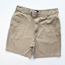 Load image into Gallery viewer, Tommy Hilfiger Shorts W36
