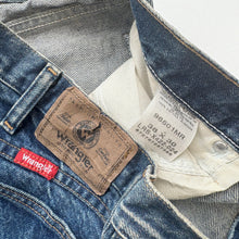 Load image into Gallery viewer, Wrangler Jeans W36 L30