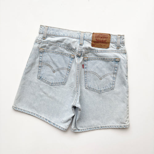 90s Levi’s Denim Shorts W28
