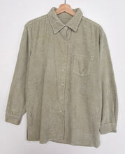 Load image into Gallery viewer, 90s Jumbo Corduroy Shirt (M)