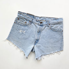 Load image into Gallery viewer, 90s Levi’s Denim Shorts W36