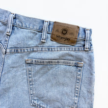 Load image into Gallery viewer, Wrangler Denim Shorts W36
