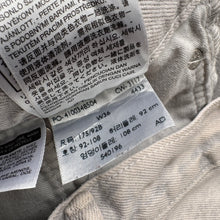 Load image into Gallery viewer, Levis 569 Shorts W36