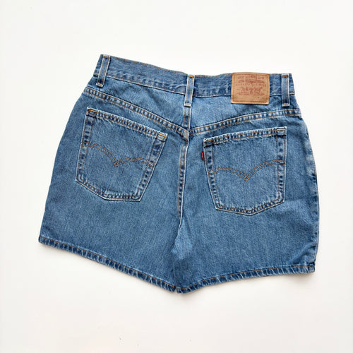 90s Levi’s Denim Shorts W30