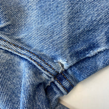Load image into Gallery viewer, Distressed Wrangler Jeans W30 L30