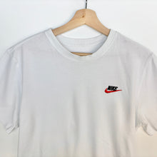 Load image into Gallery viewer, Nike T-shirt (M)