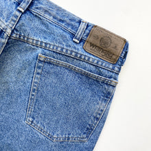 Load image into Gallery viewer, Wrangler Denim Shorts W36