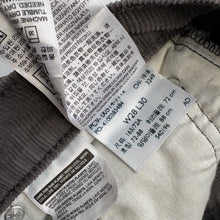 Load image into Gallery viewer, Levi’s 514 Cords W28 L32
