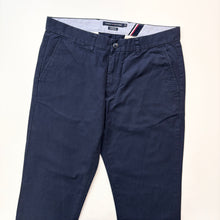 Load image into Gallery viewer, Tommy Hilfiger Trousers W32 L32