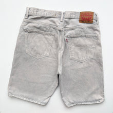 Load image into Gallery viewer, Levis 569 Shorts W36