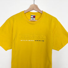 Load image into Gallery viewer, Tommy Hilfiger T-shirt (M)